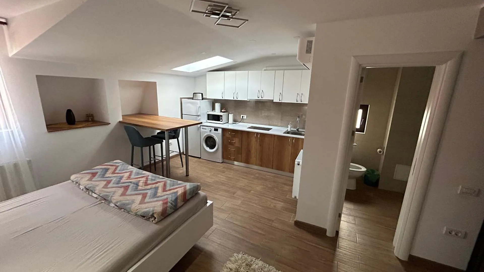 Apartment Valivillas Studio Bucharest